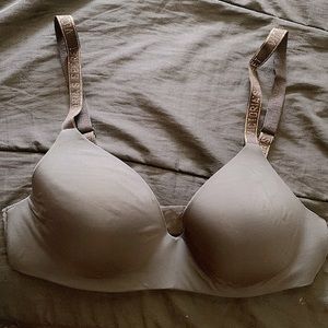 Size 36C Black Victoria’s Secret Tshirt Bra Gold Spellout Straps